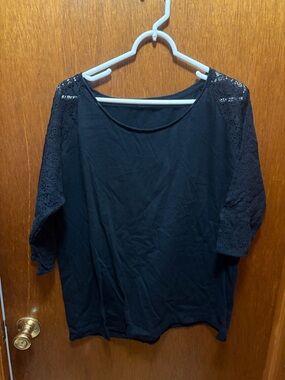 GAP Black Lace Sleeve Short-Sleeve Tee